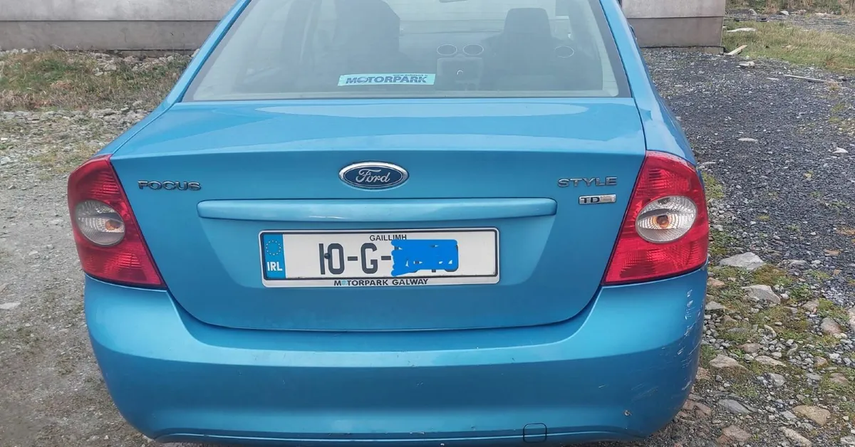 Ford Focus 2010 - Image 2