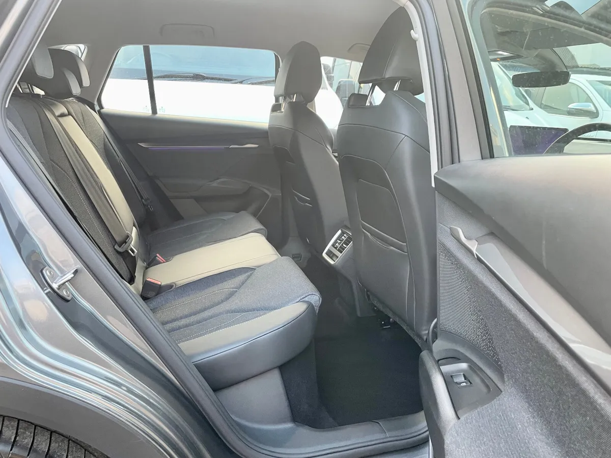 Skoda Elroq SE 50 Fully Electric Auto 5Dr,2025 - Image 4