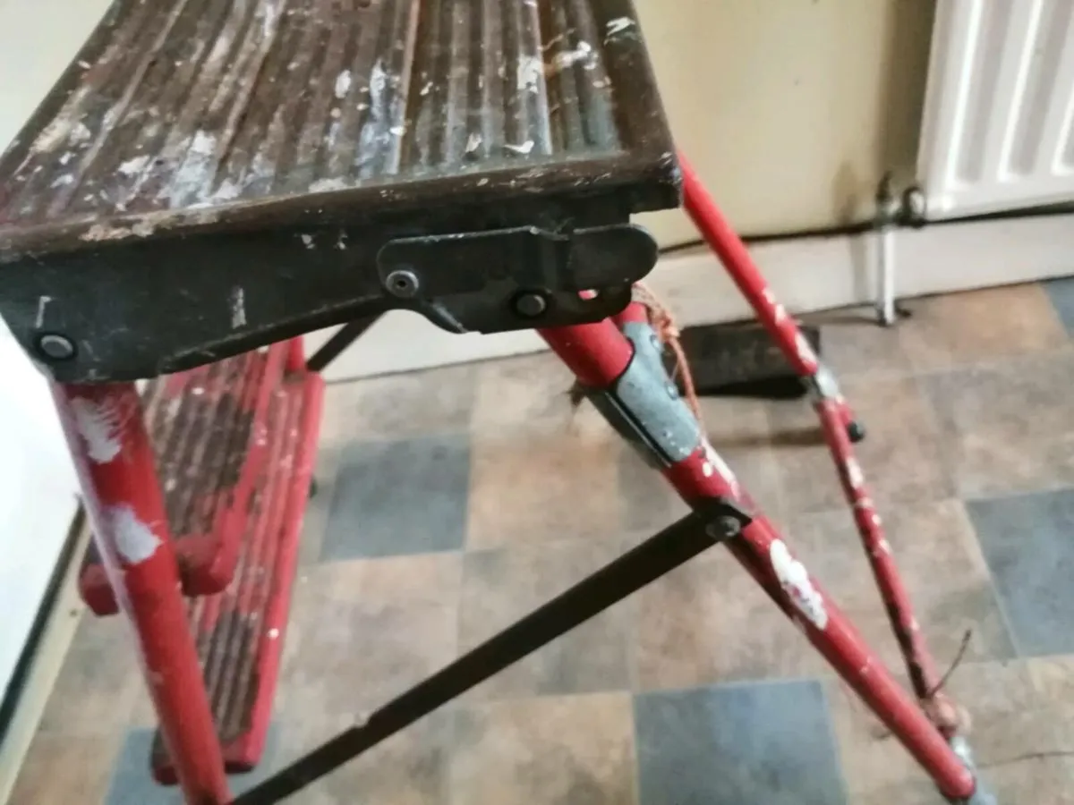 Step ladder - Image 3
