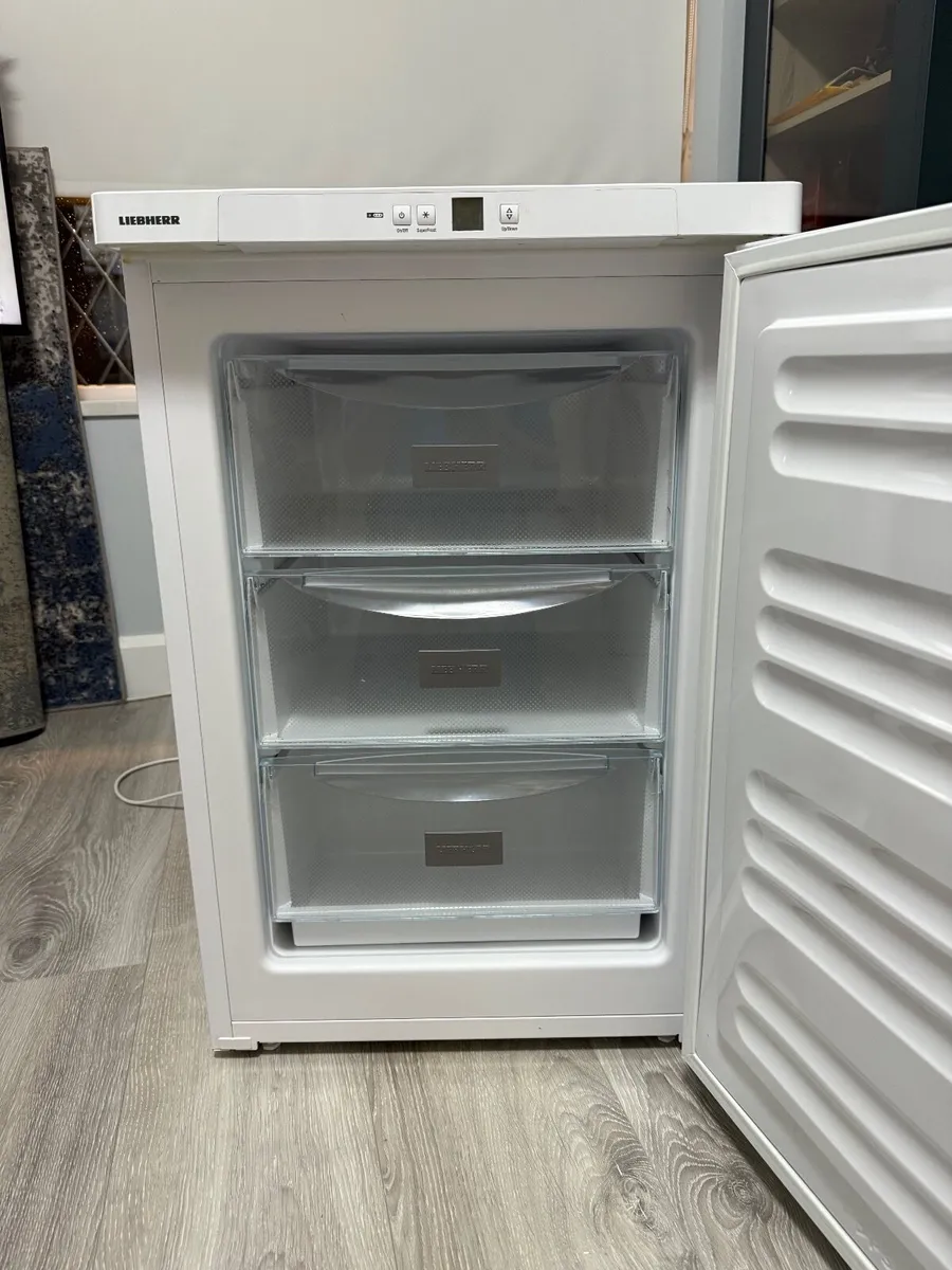 Freezer - Under counter- 3 drawer - almost new - Image 2