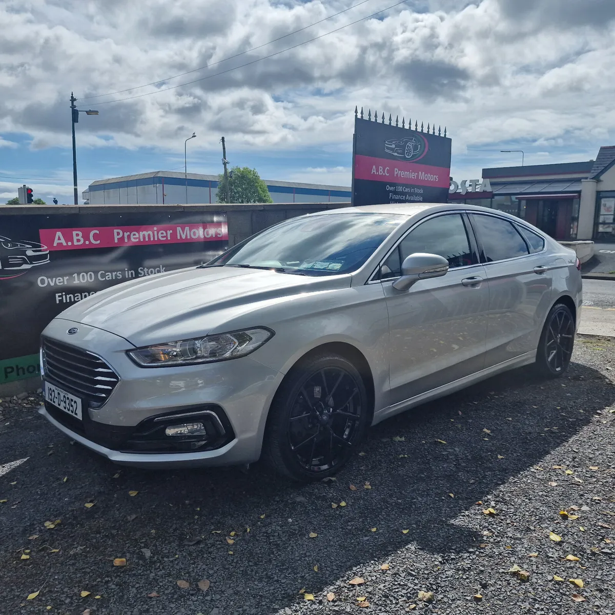 Ford Mondeo 2019  2.0TDCi 150PS Titanium - Image 4
