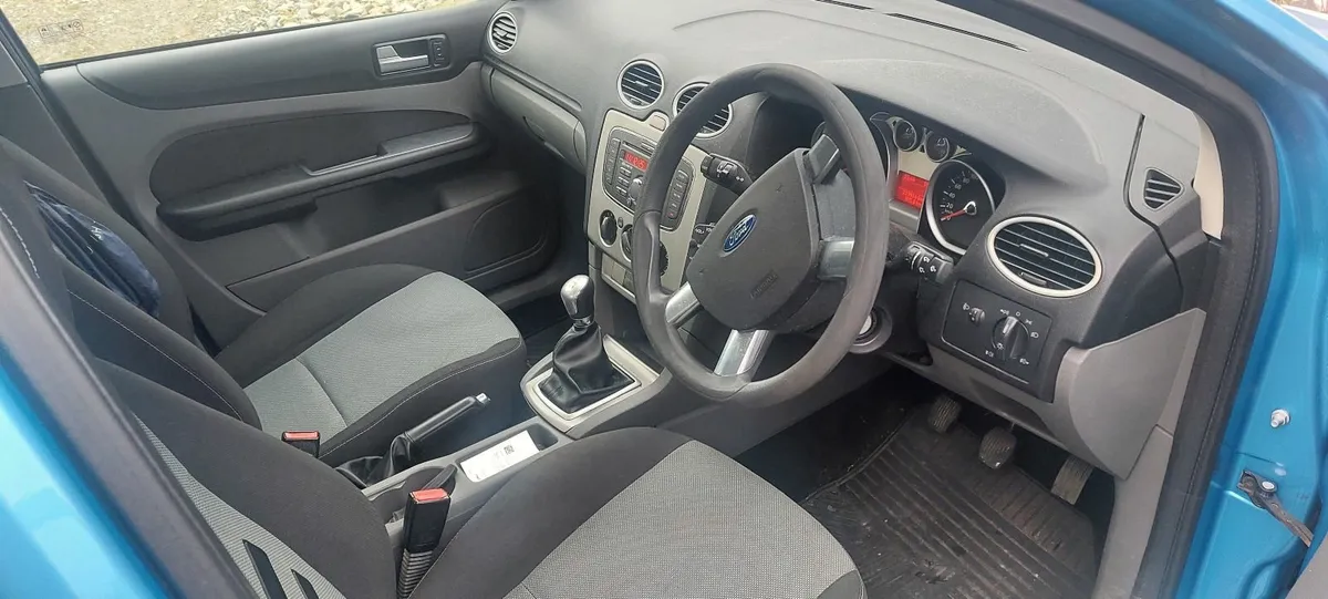 Ford Focus 2010 - Image 4