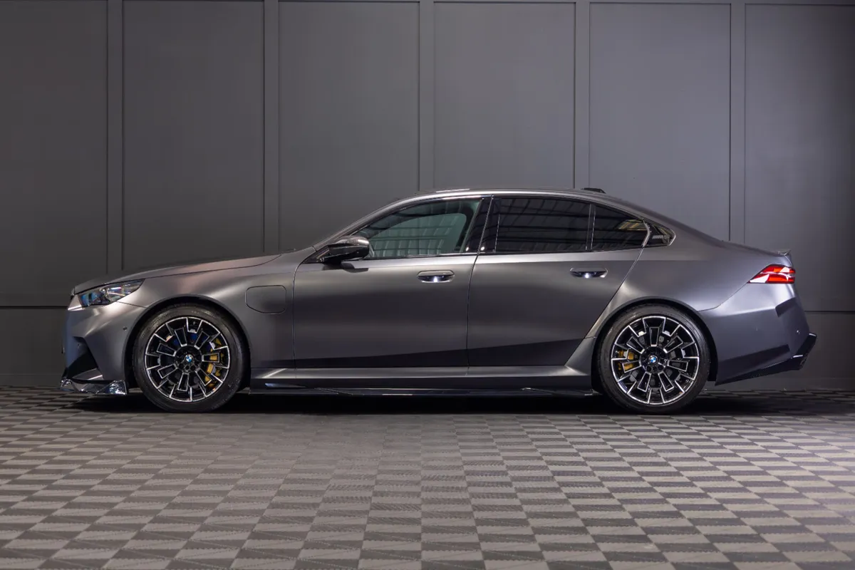 242 BMW M5 Ultimate Pack (G90) - Image 3
