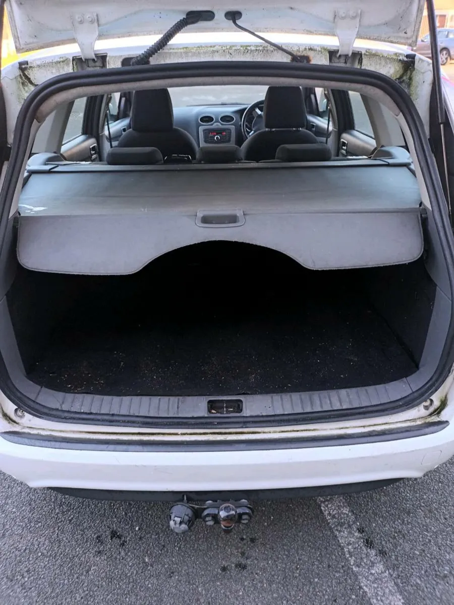 2011 Ford focus Estate 1.6 diesel New NCT Tax 2/26 - Image 4