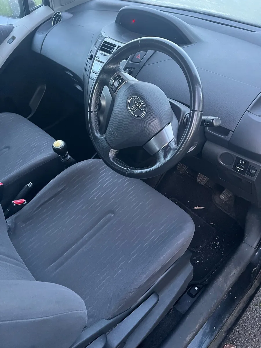 Toyota Yaris 09 for sale - Image 4