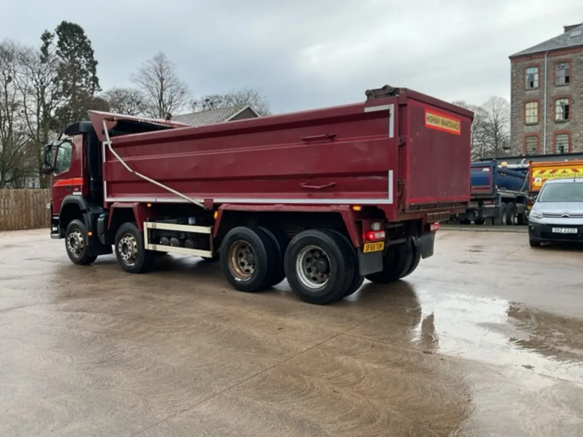 2015 Volvo FM410 8x4 Steel Tipper - Image 4