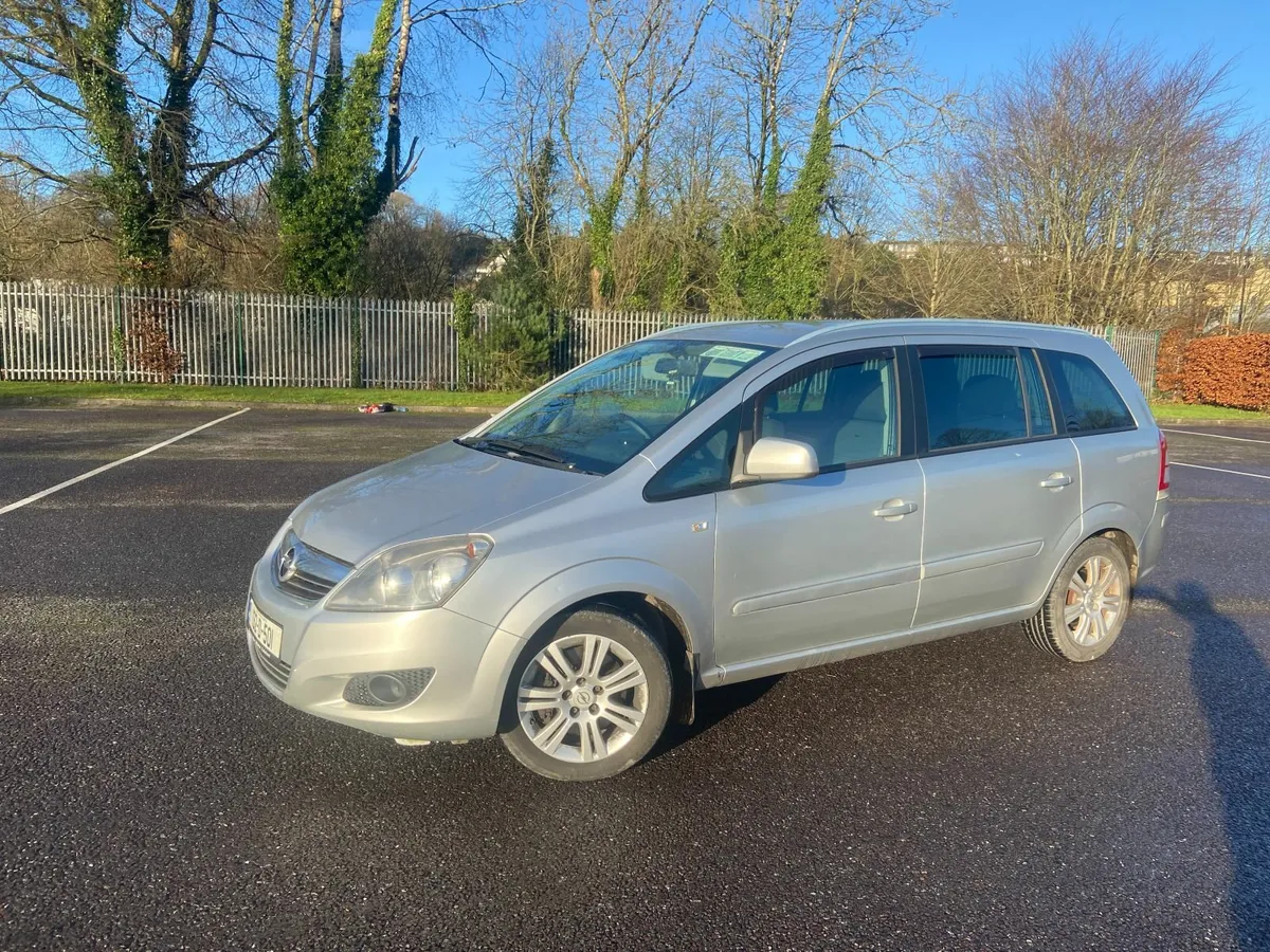 Opel Zafira 2013 - Image 1