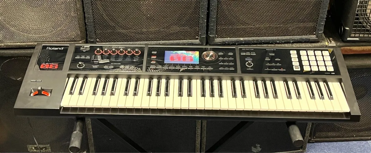 Roland FA 06 Music Workstation - Image 2