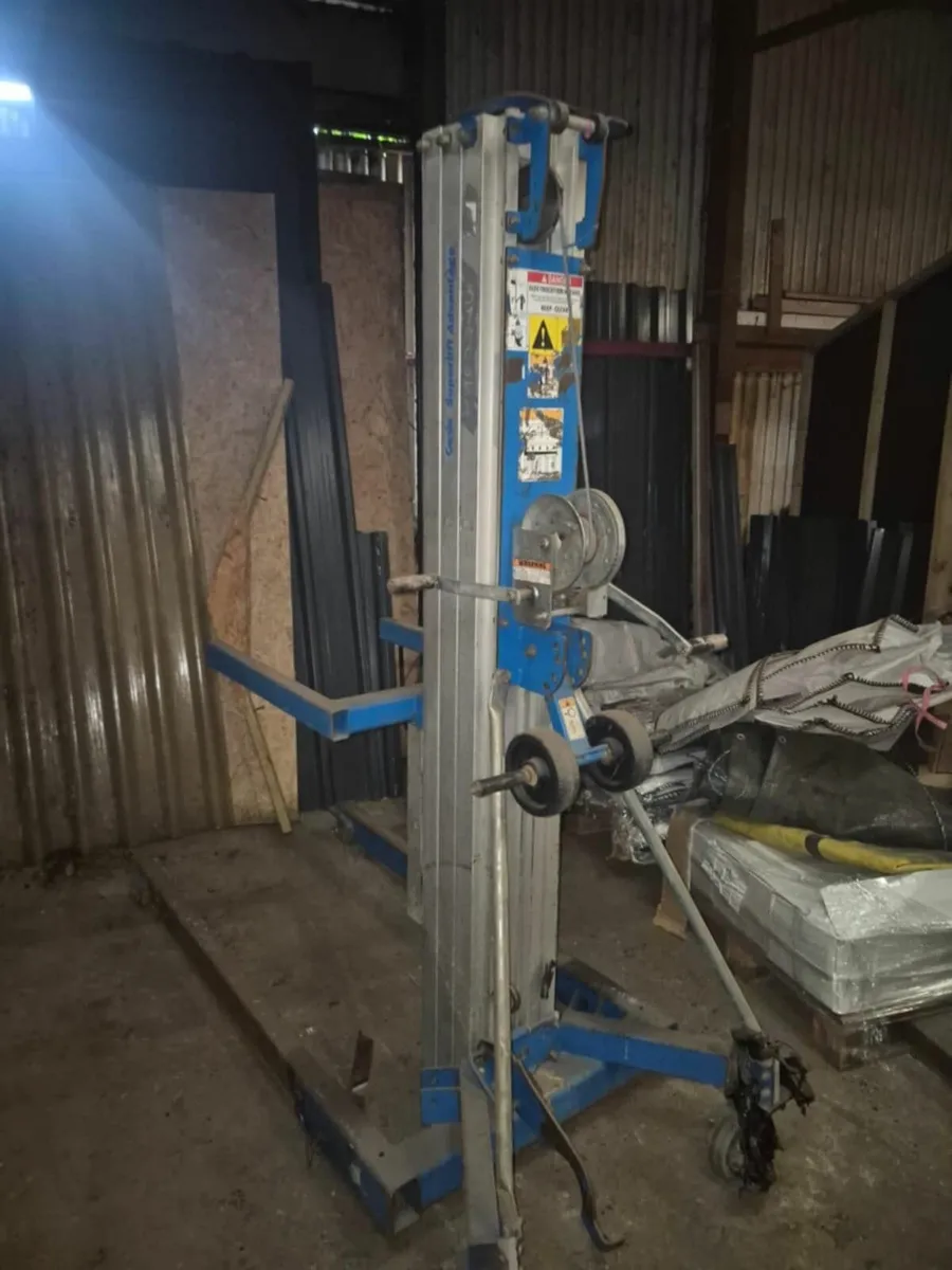 Genie SLA15 Beam Lifter For Sale - Image 1