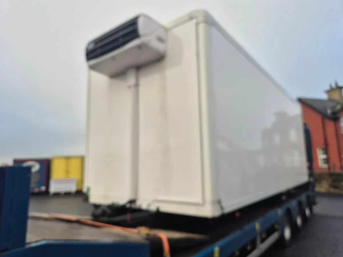 2019 Gray & Adams 22ft Triple Door Fridge - Image 2