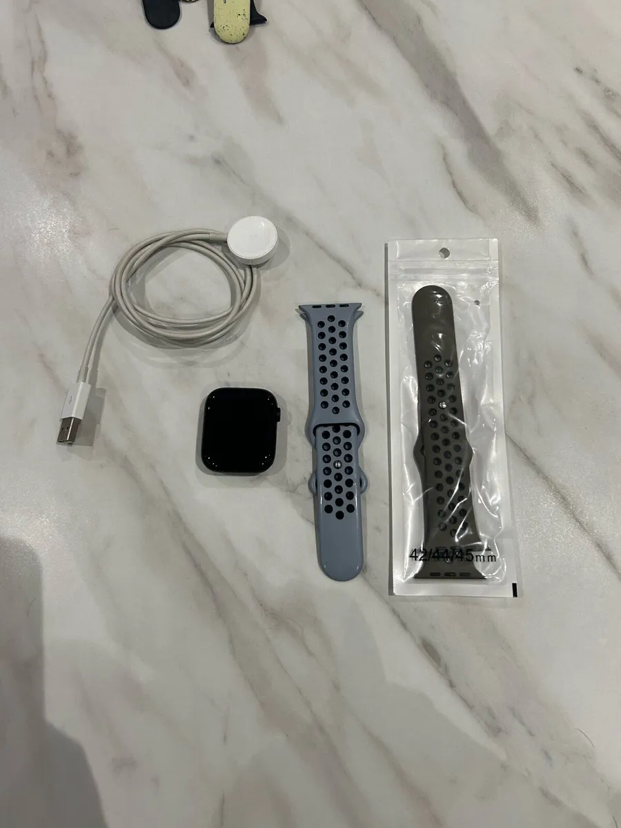 Apple Watch Series 7 - Image 1