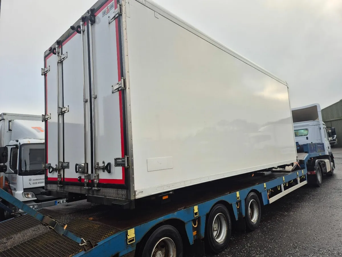 2019 Gray & Adams 22ft Triple Door Fridge - Image 4