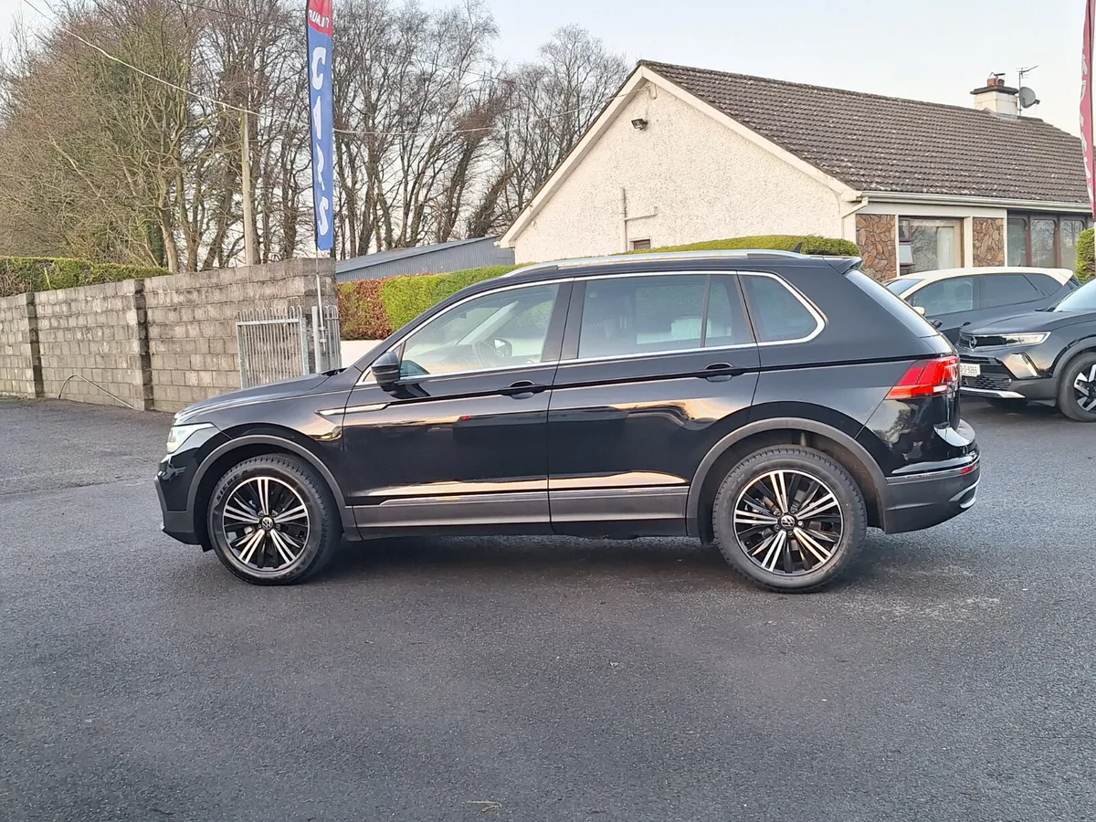 Volkswagen Tiguan 2.0 TDI *High Spec/Sat Nav/Led L - Image 4