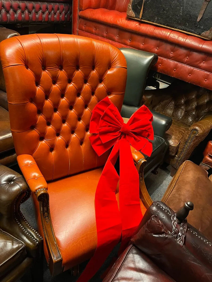 Presidential captain’s desk chair. 🎄🎄🎄 - Image 1