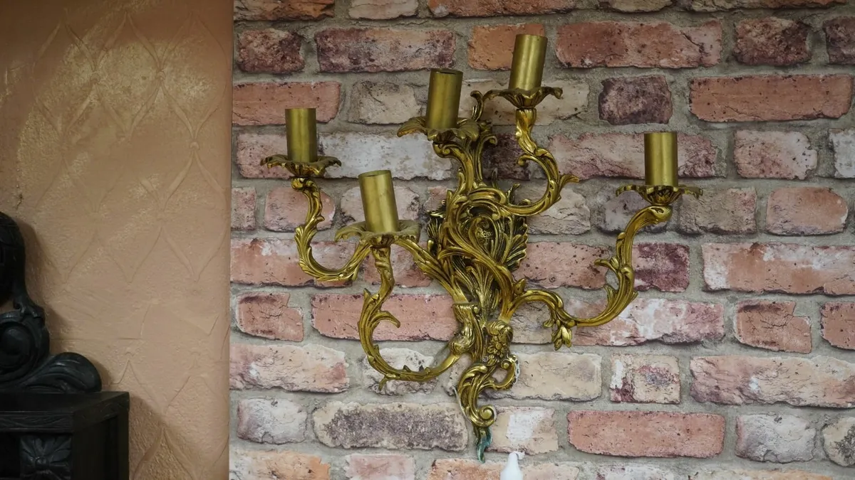 Pair of Rococo Gilt Light Wall Sconces - Image 2