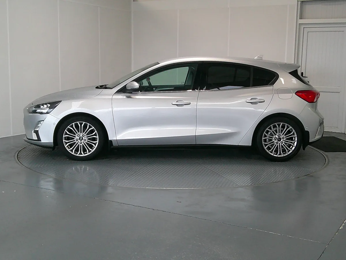 Ford Focus 2021 - Image 4