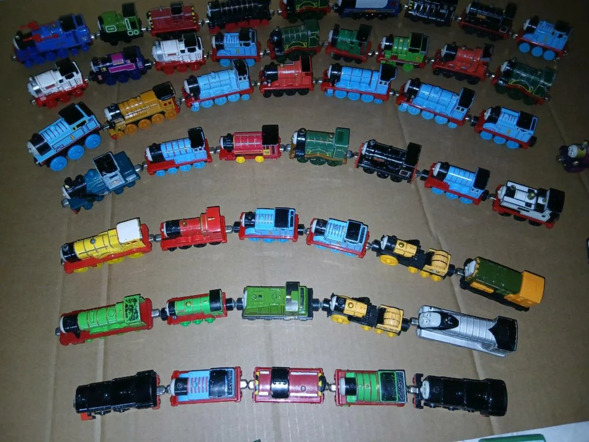 MAGNETIC THOMAS AND FRENDS TRAINS - Image 1