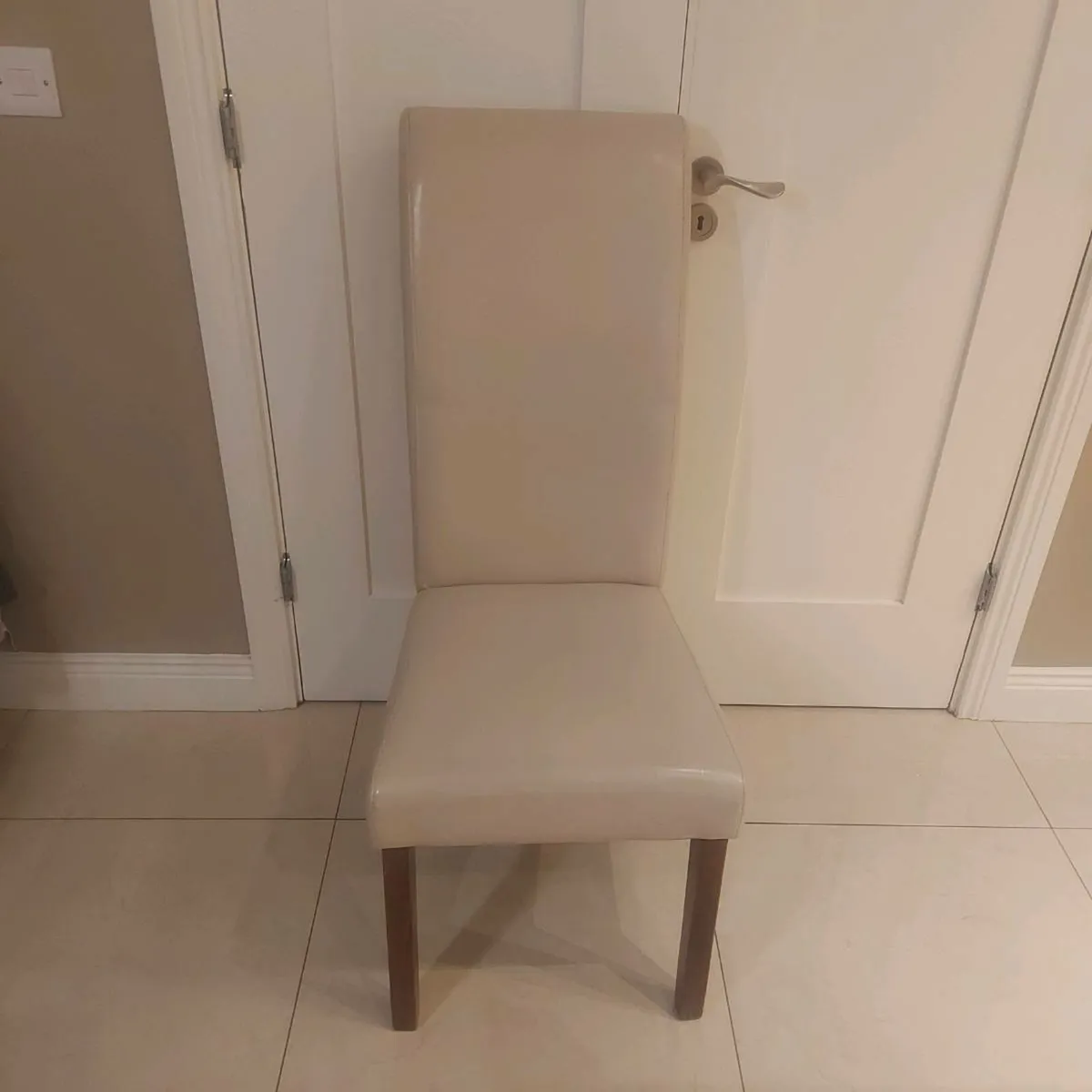 Dining room chairs - Image 1