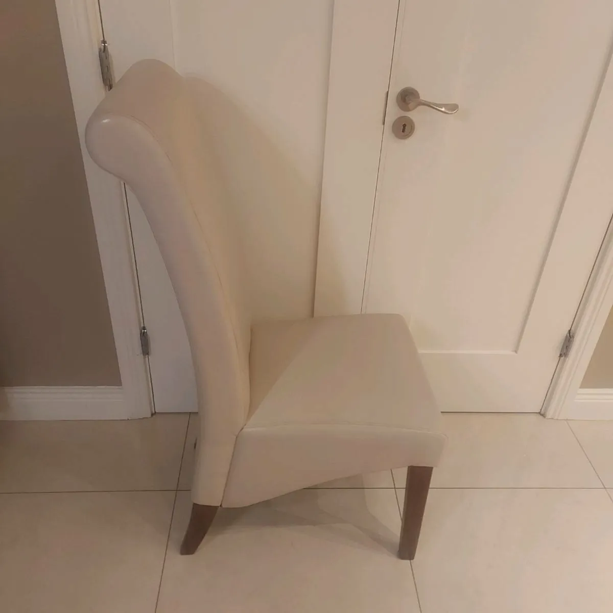 Dining room chairs - Image 2