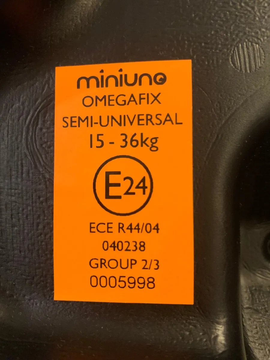 Miniuno Children's Booster Seat - Image 3