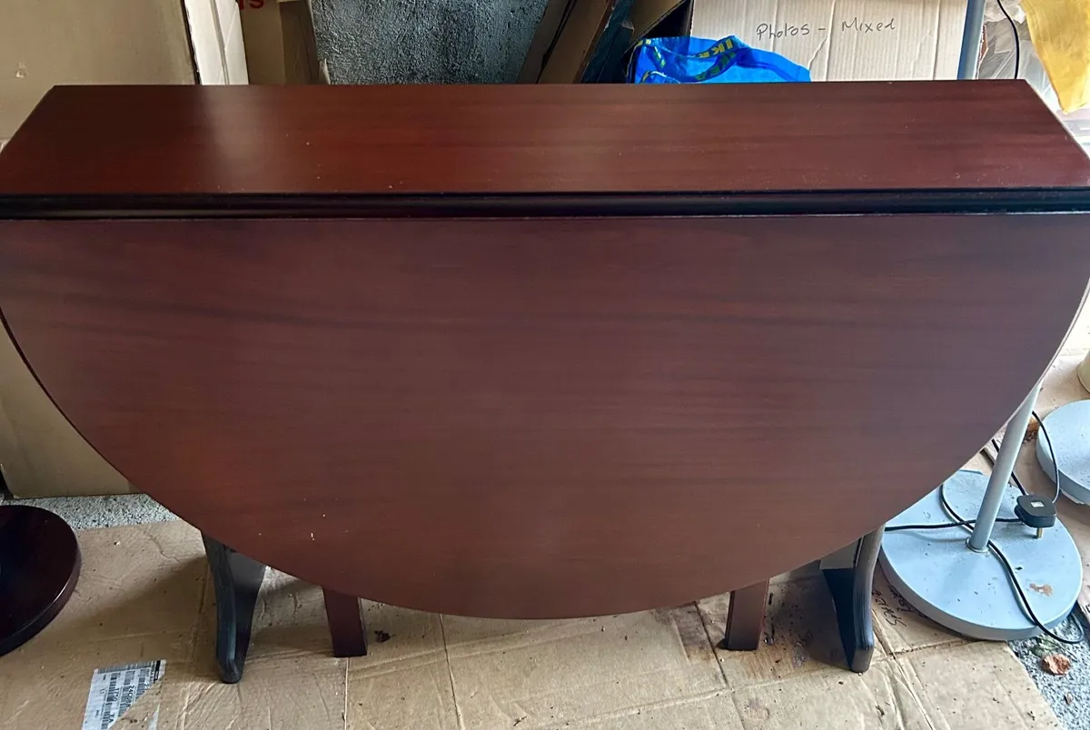 Contemporary Mahogany gate leg table - Image 1