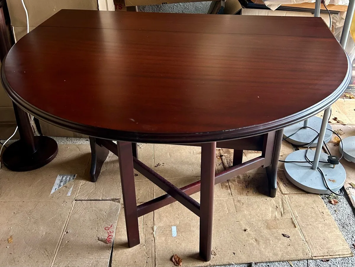 Contemporary Mahogany gate leg table - Image 2