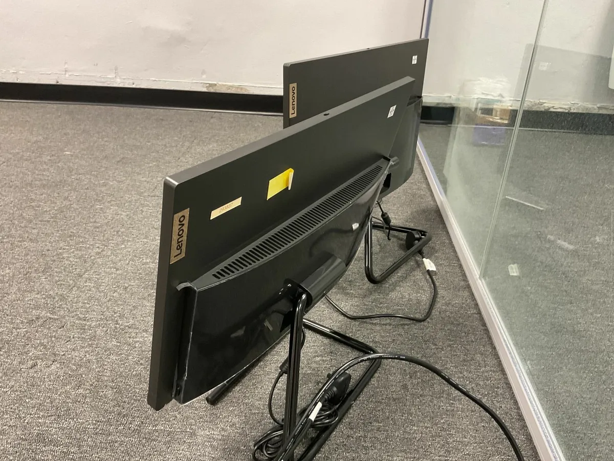 Online Auction Of Lenovo F0EX Monitors & More! - Image 1
