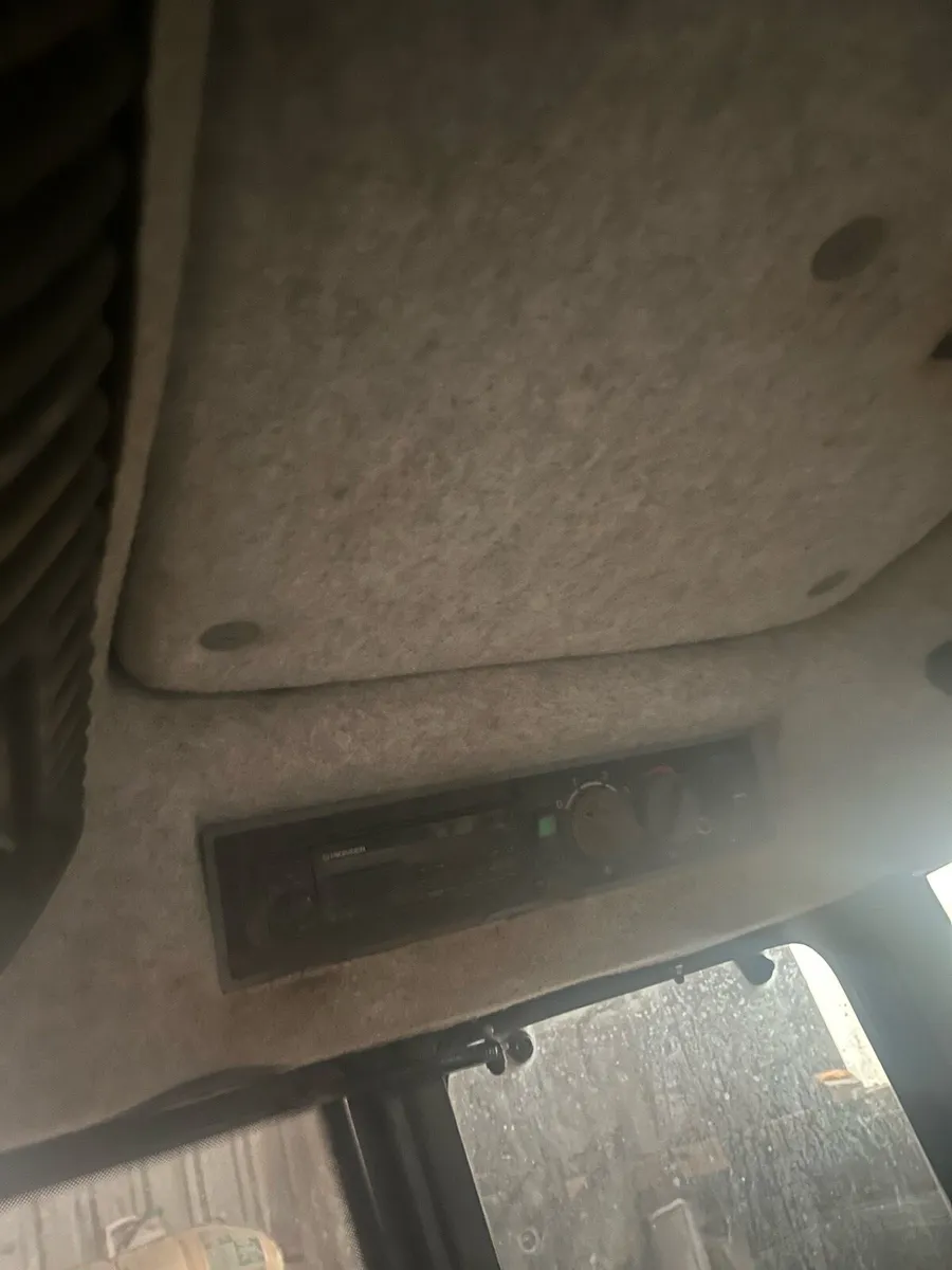 Valtra cab - Image 3