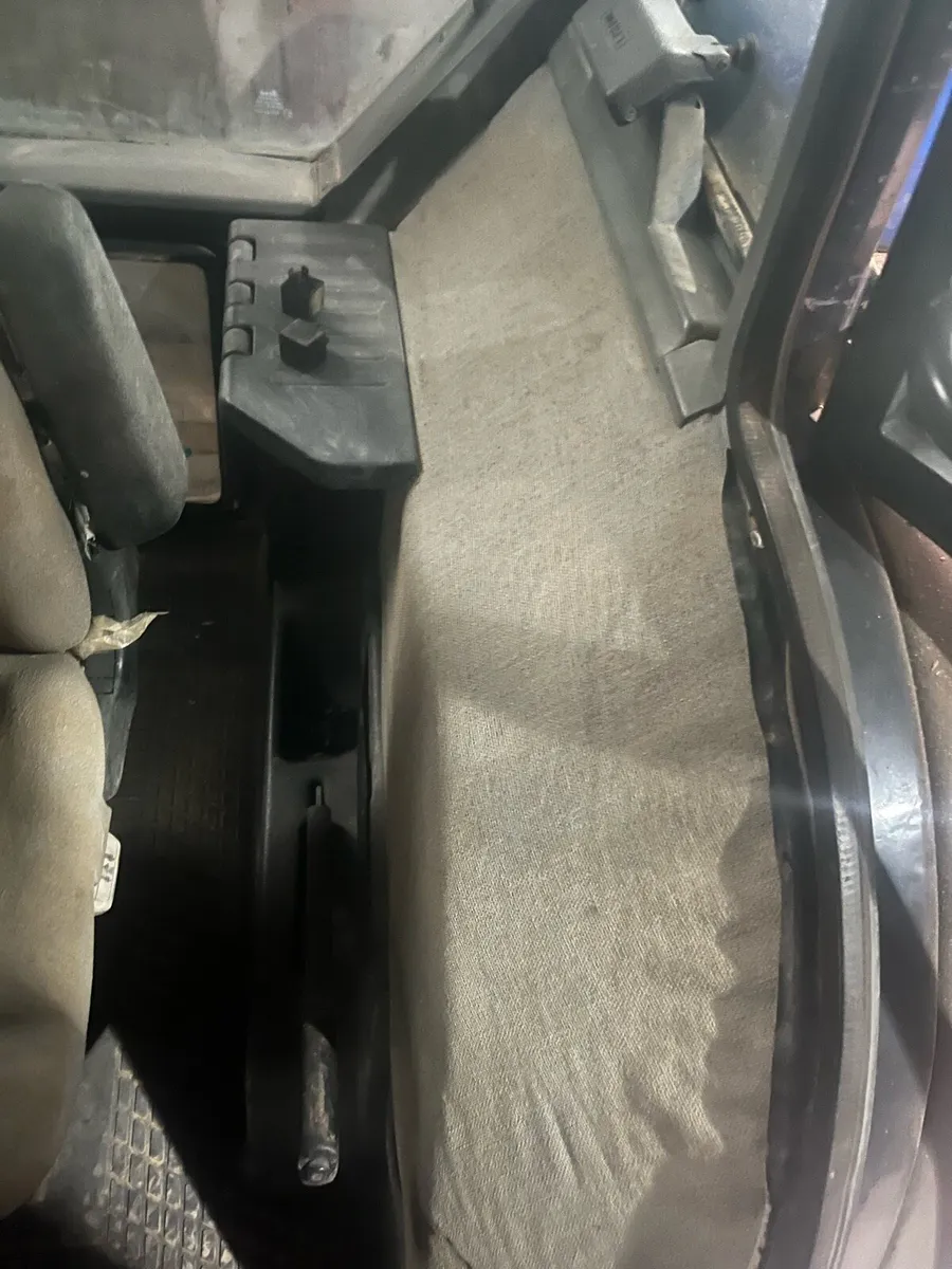 Valtra cab - Image 4