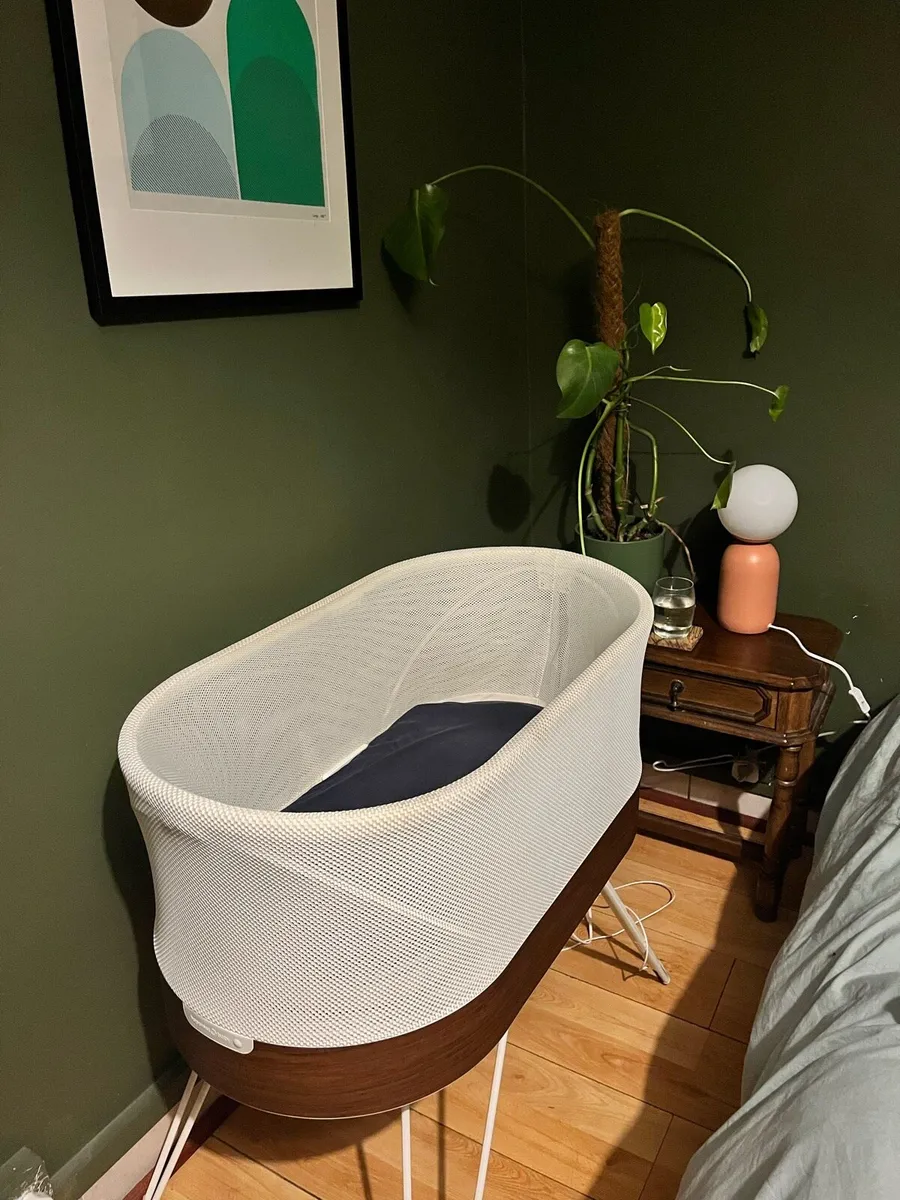 Snoo Smart Sleeper & Accessories Bundle - Image 1