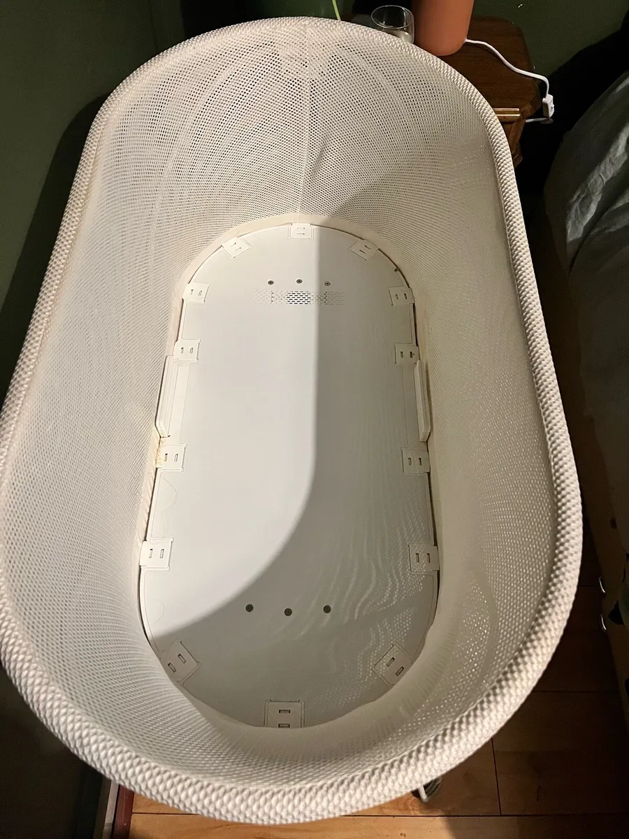 Snoo Smart Sleeper & Accessories Bundle - Image 2