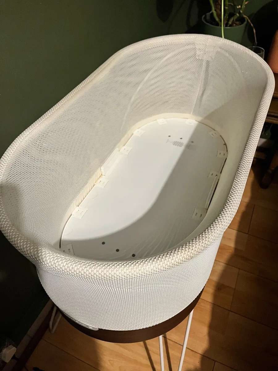 Snoo Smart Sleeper & Accessories Bundle - Image 3