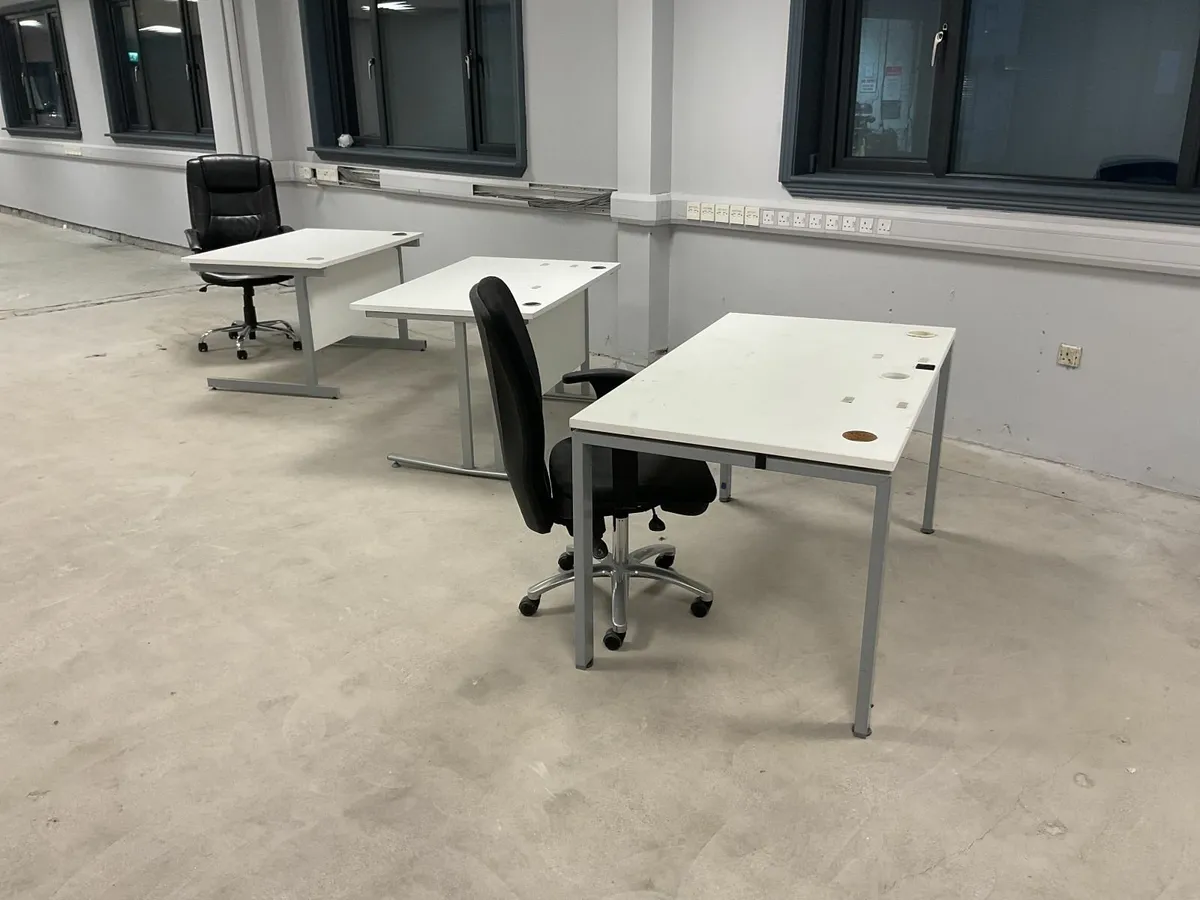 Online Auction Of Office Desks, Swivel Chairs - Image 1