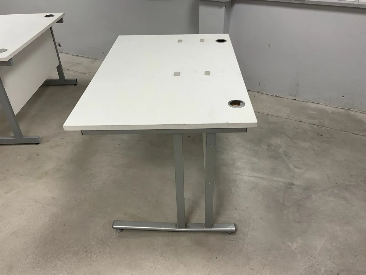 Online Auction Of Office Desks, Swivel Chairs - Image 3