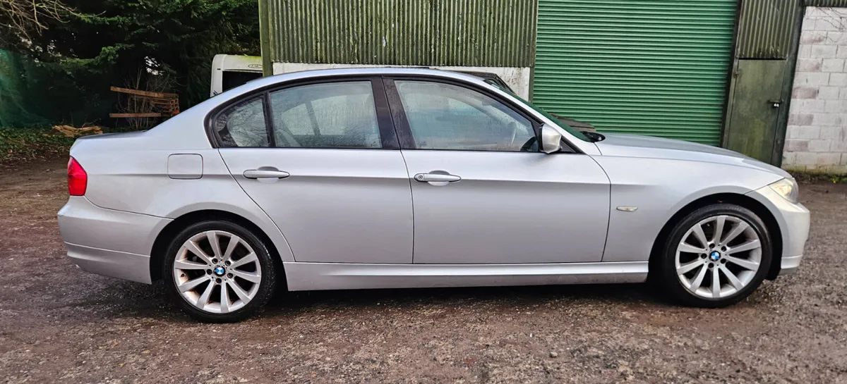 Bmw 320 2011 187km Automatic - Image 4