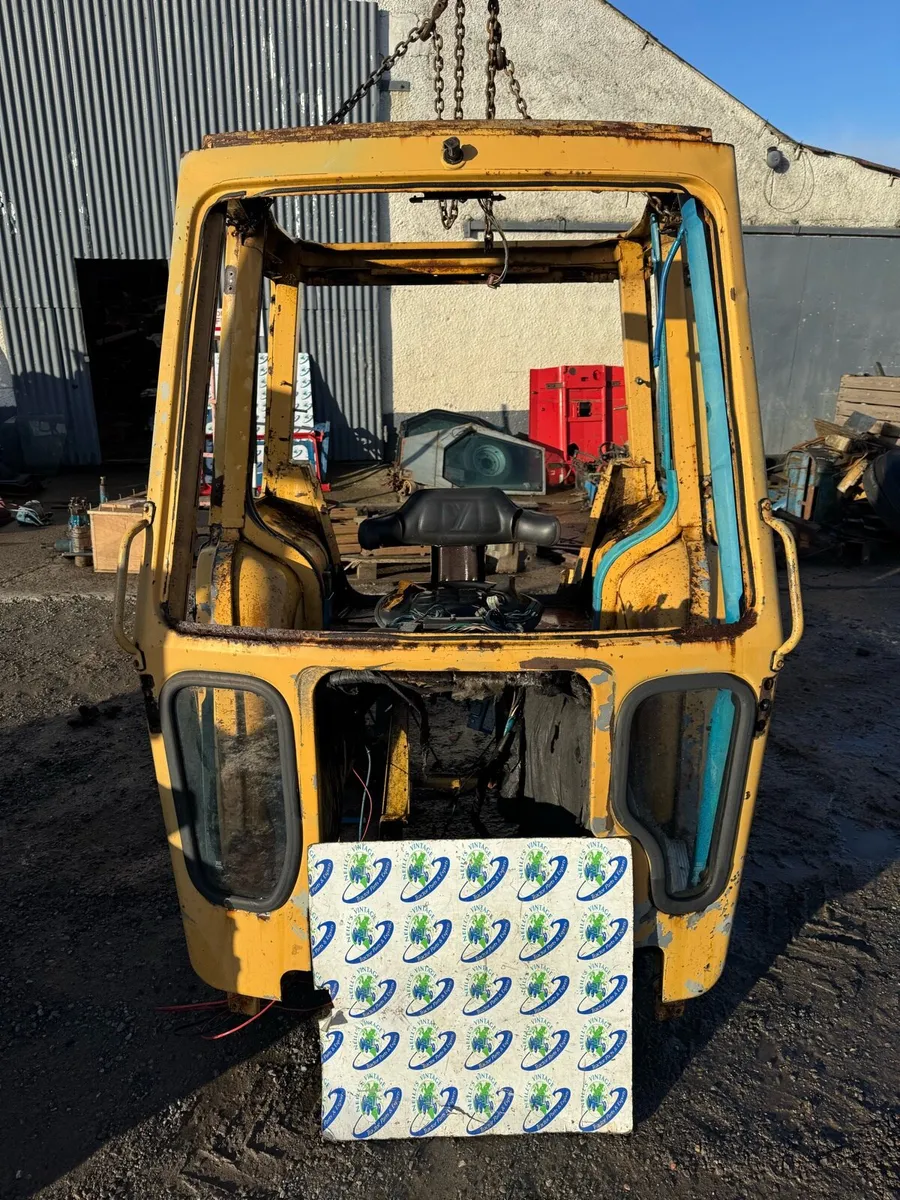 Ford Q Cab to suit 3 Cylinder Tractors - Image 1