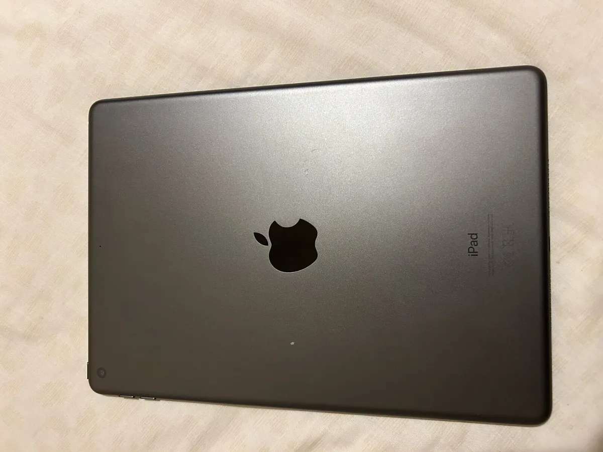 Ipad 8th - Image 3
