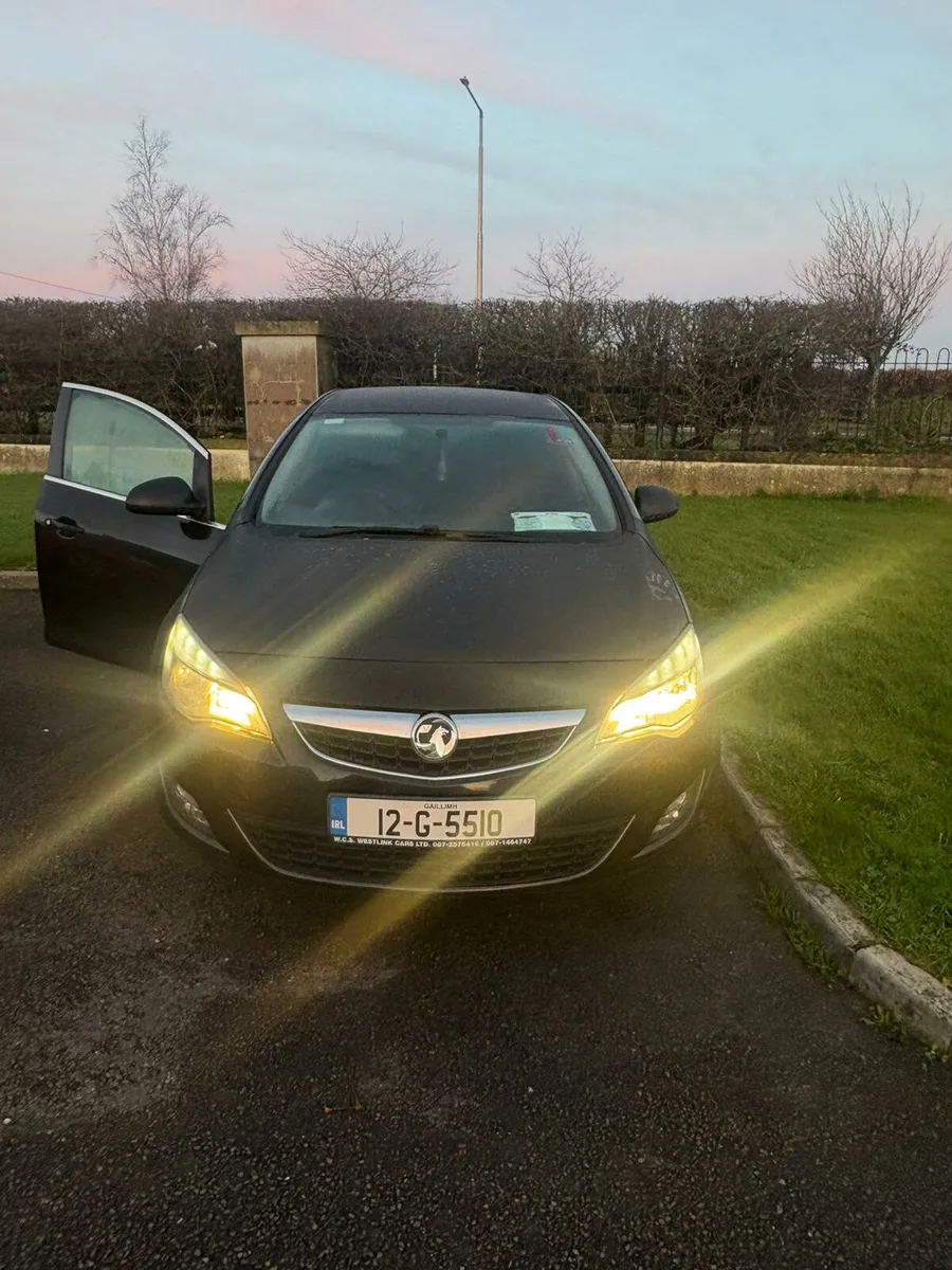 2012 vauxhall astra - Image 1