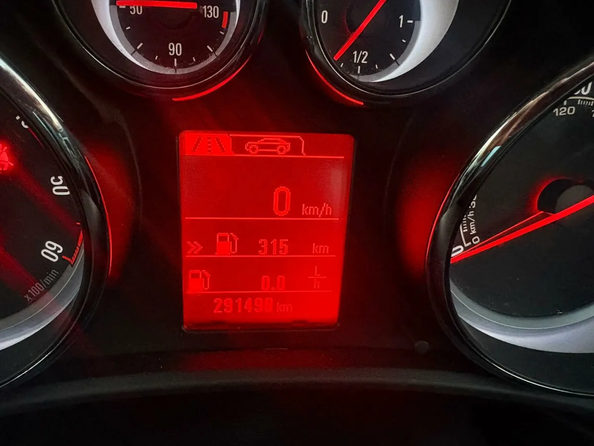 2012 vauxhall astra - Image 2