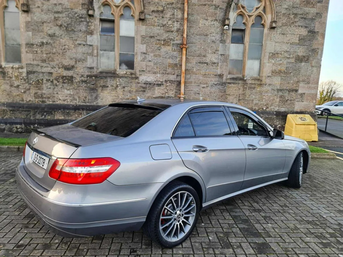 2010 Mercedes Benz automatic e250 nct & taxed - Image 2