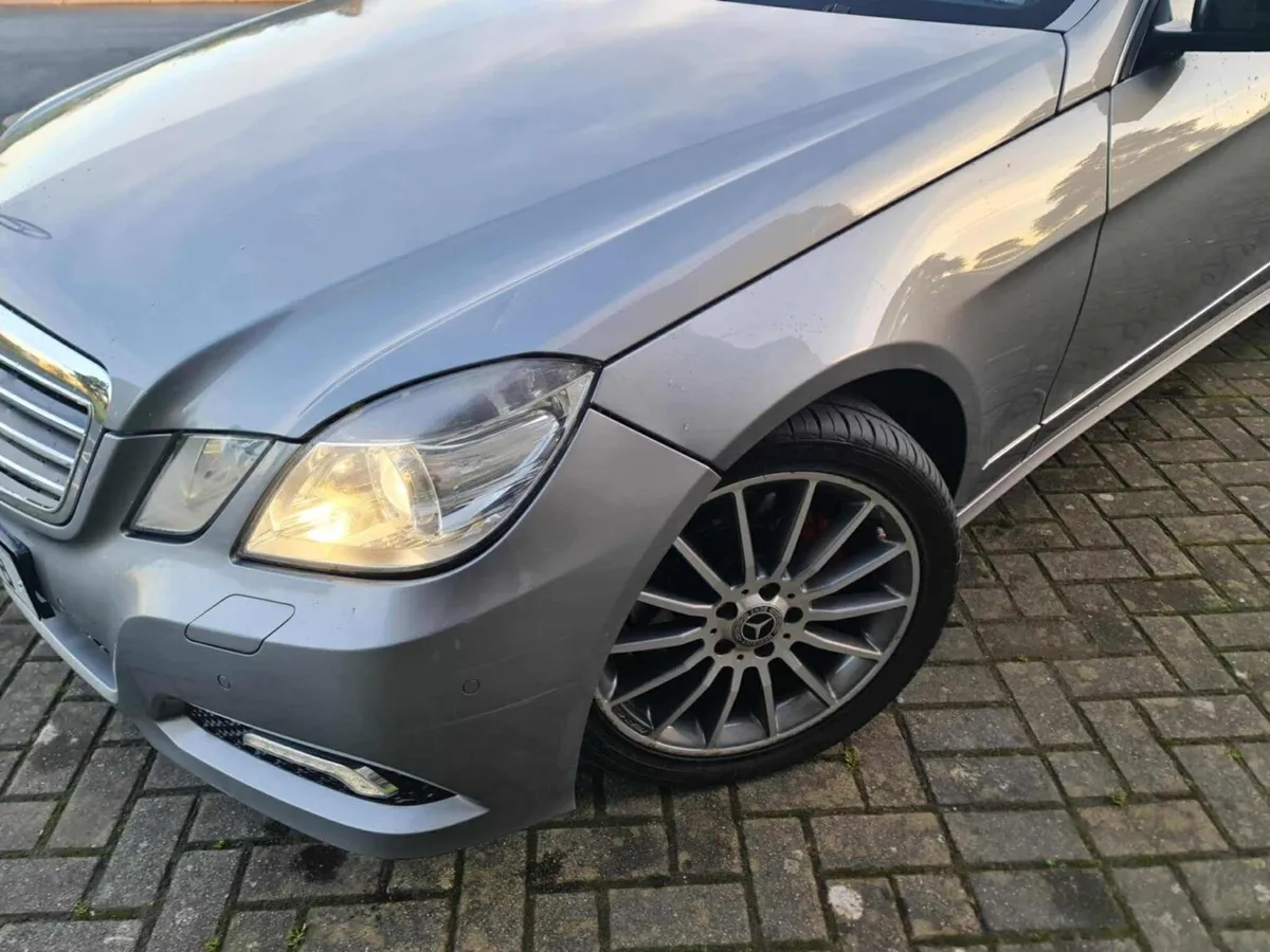 2010 Mercedes Benz automatic e250 nct & taxed - Image 3