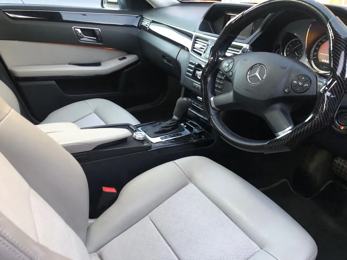 2010 Mercedes Benz automatic e250 nct & taxed - Image 4