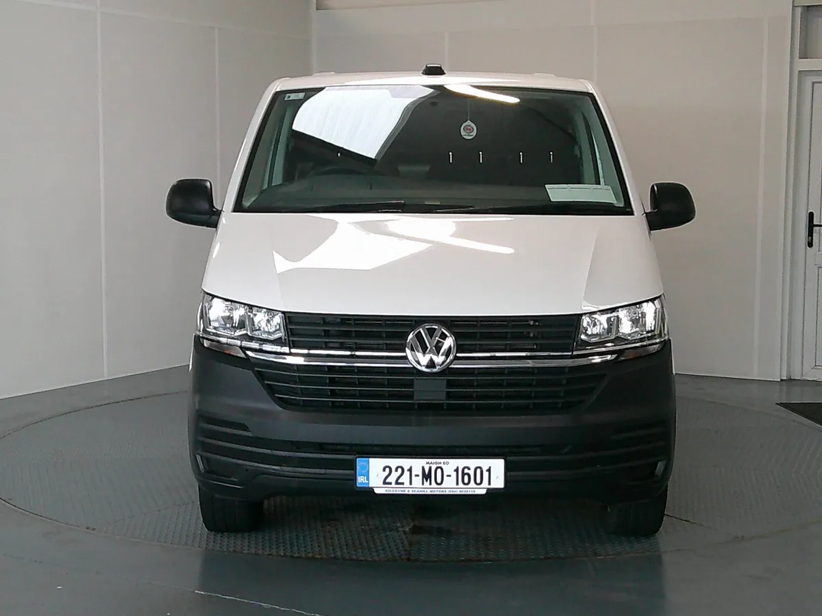 Volkswagen Transporter 2022 - Image 2
