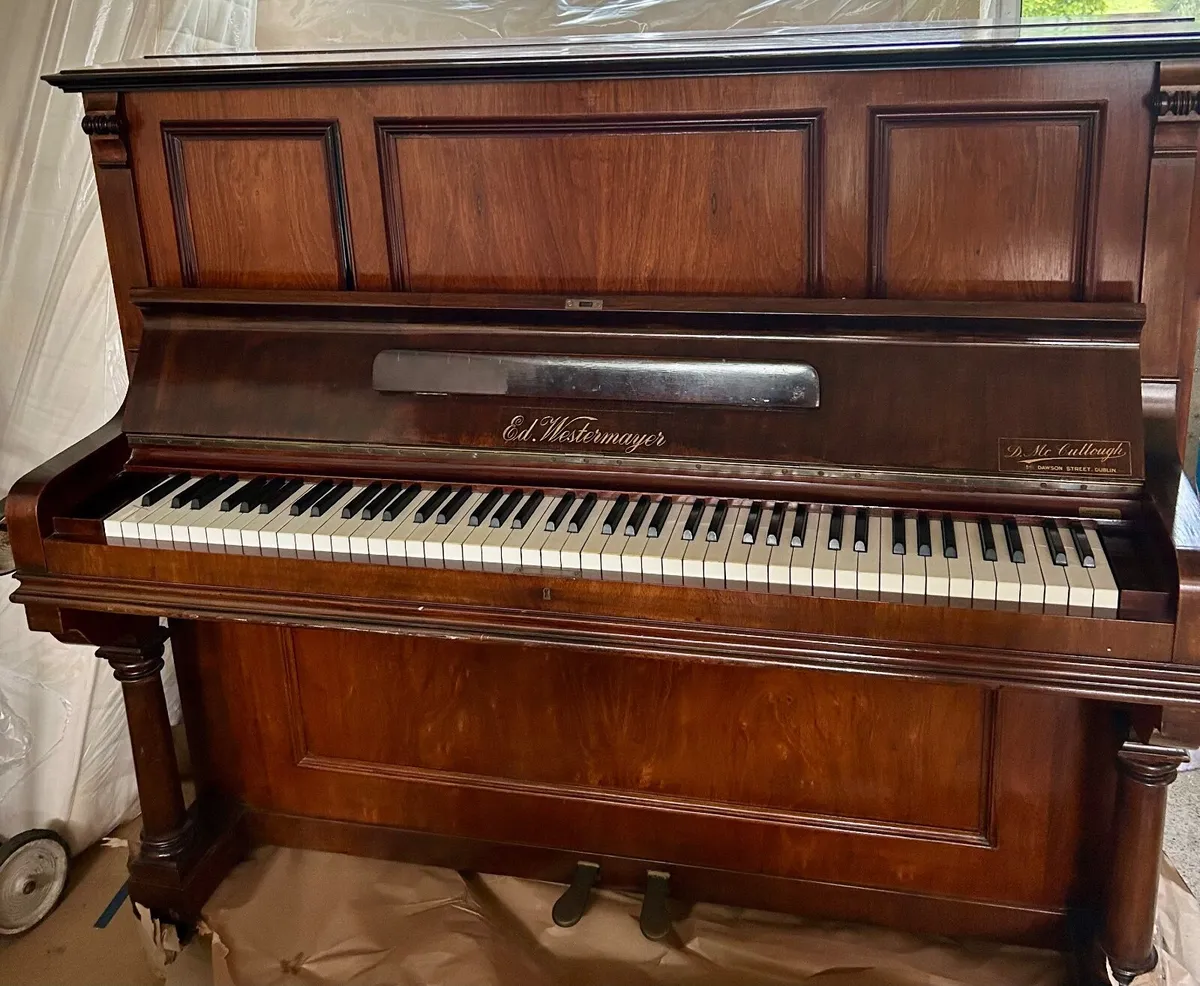 Piano with stool - Image 1