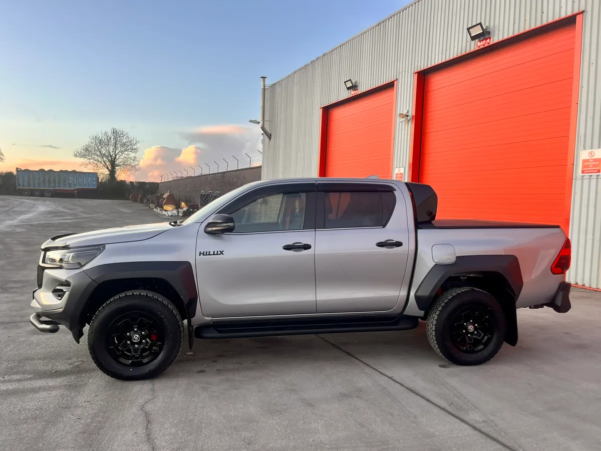 2025 Toyota Hilux GR Sport - Image 3