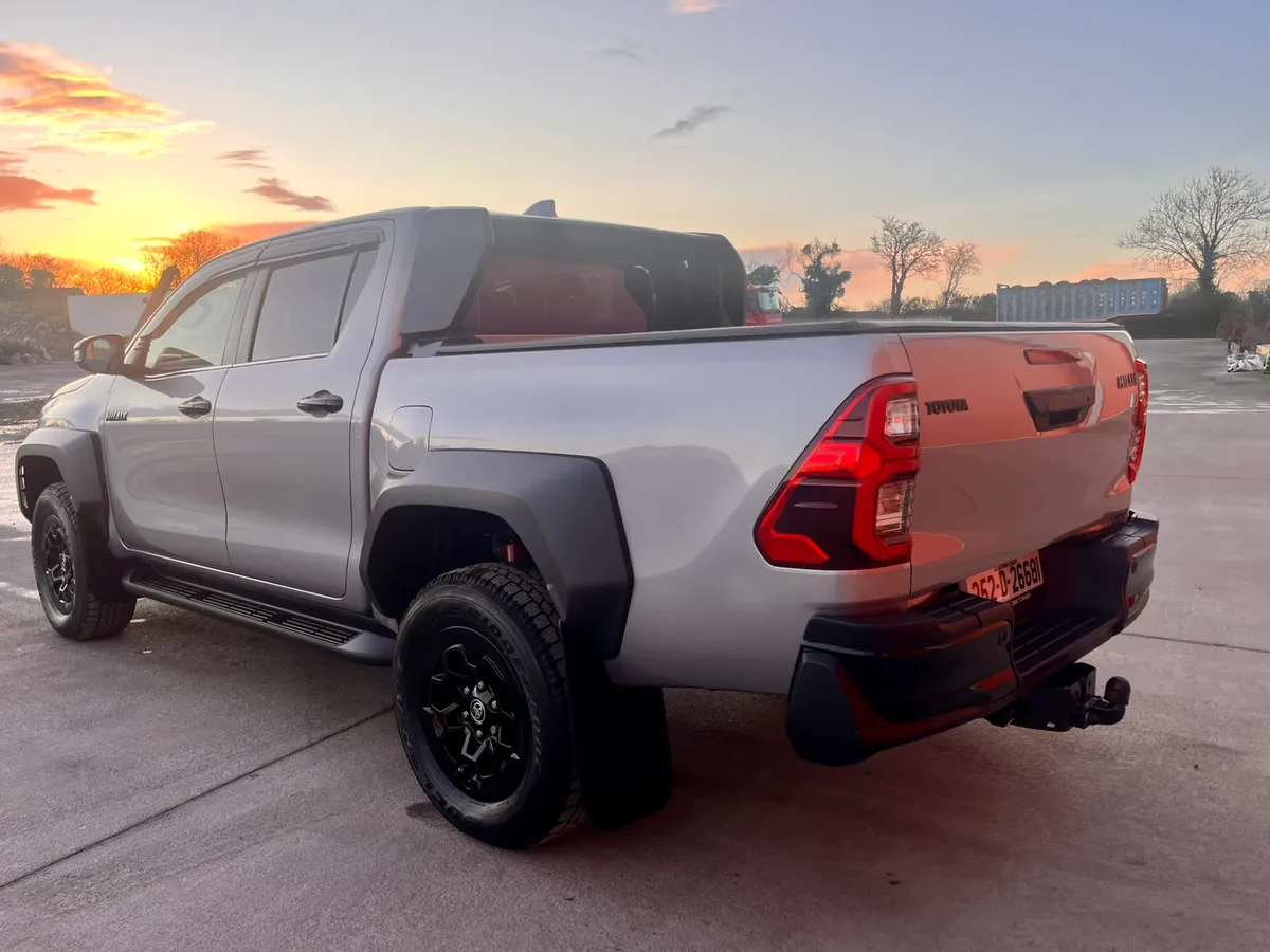 2025 Toyota Hilux GR Sport - Image 4