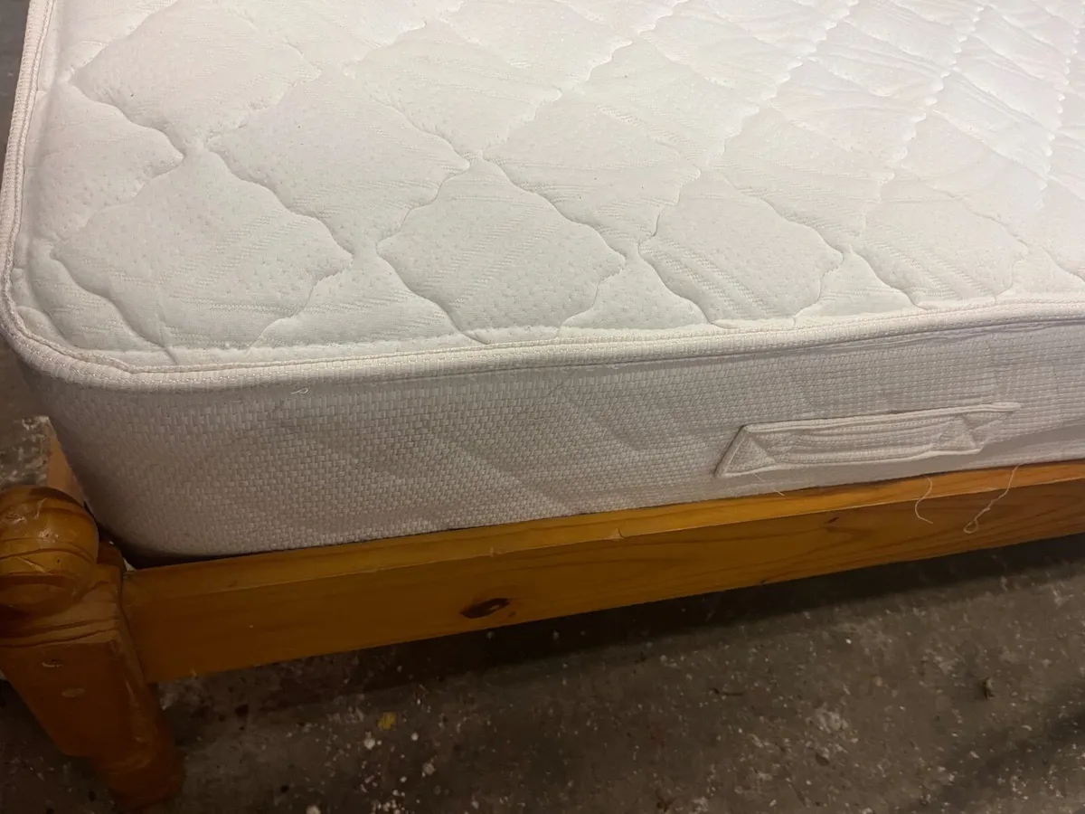 single bed - Image 1