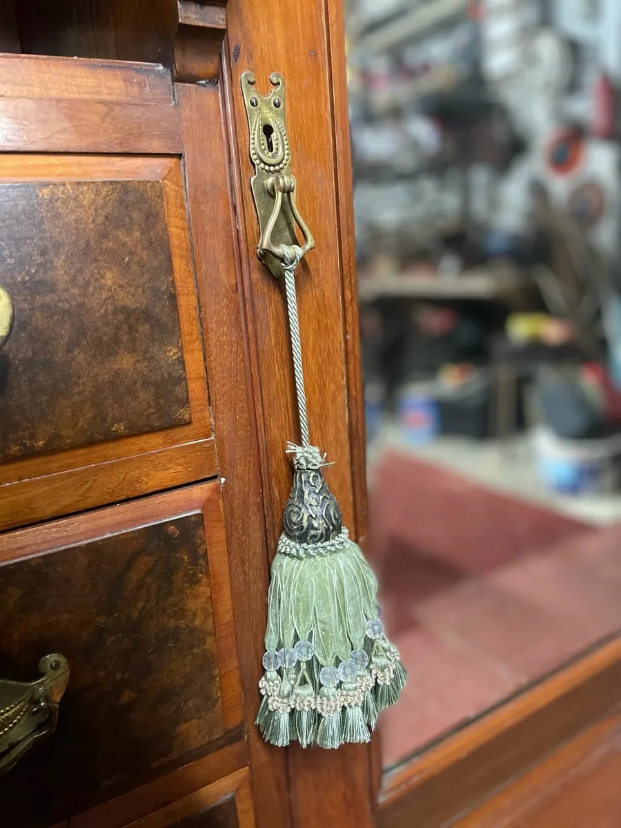 Late Victorian Walnut Triple Wardrobe - Image 4
