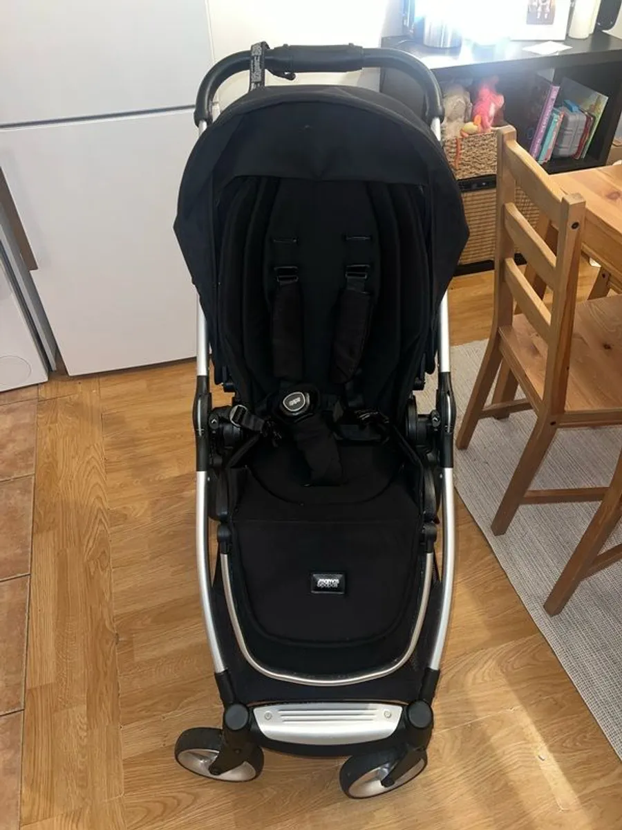 Mamas & Papas flip xt2 travel system - Image 1