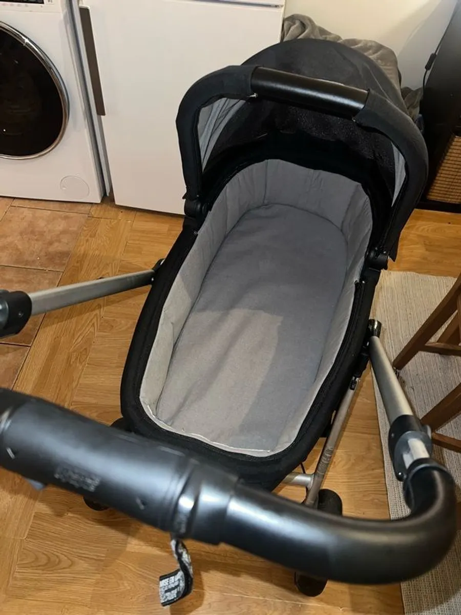 Mamas & Papas flip xt2 travel system - Image 4